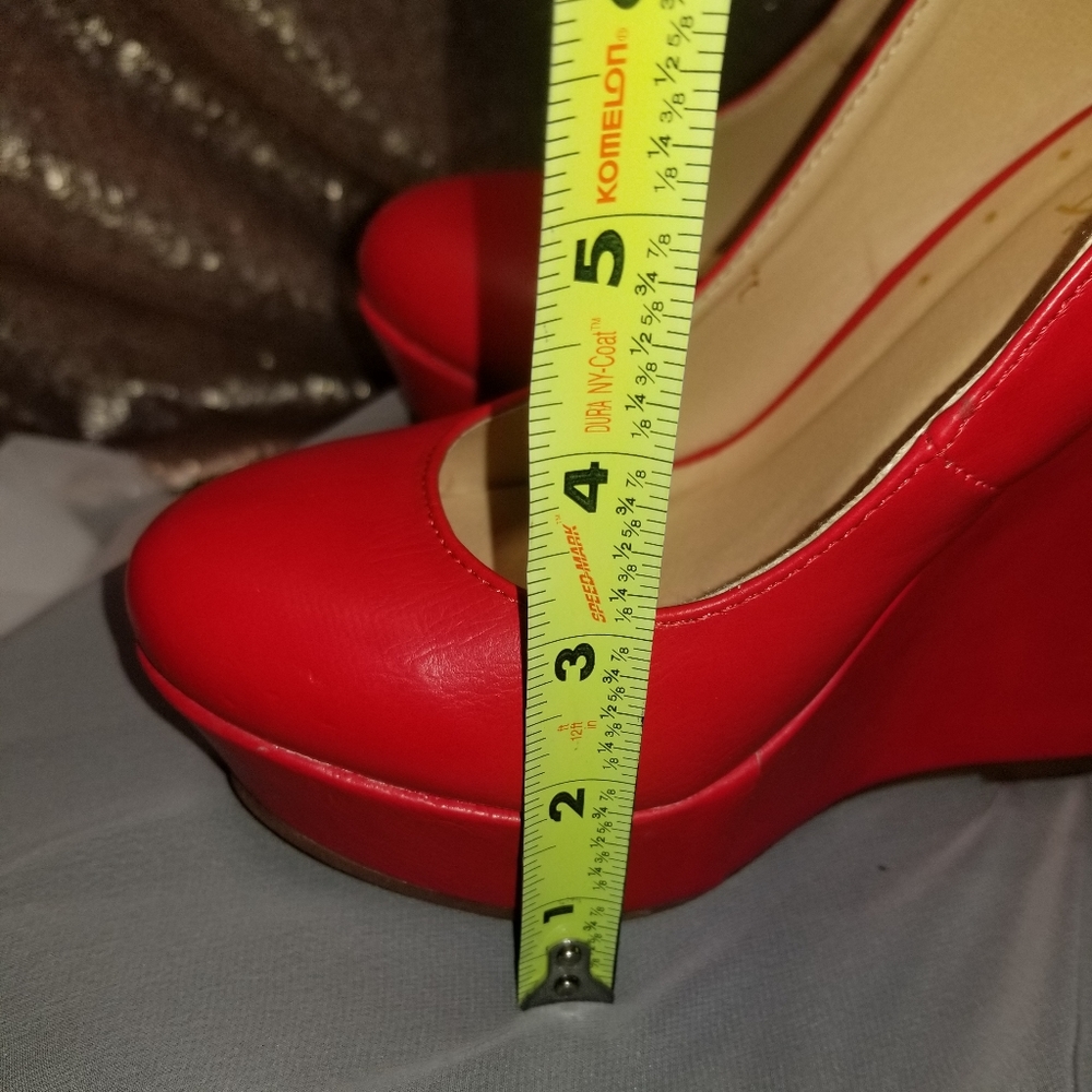Shoes - Picture 5 of 6